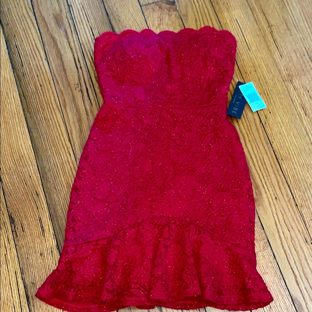 Elegant Red Strapless Dress This is a perfect addition to your wardrobe